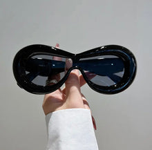 Oval Thick Frame Sunglasses