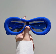 Oval Thick Frame Sunglasses